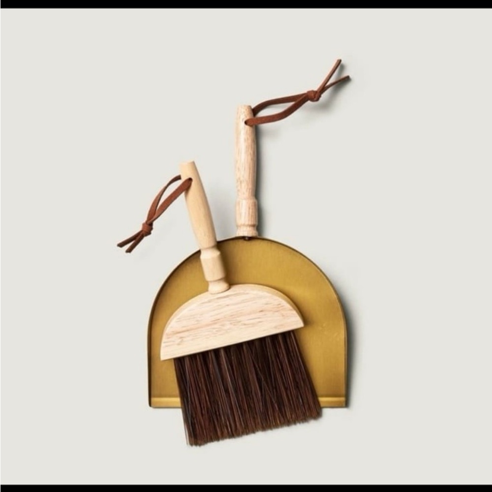 Hearth & Hand Magnolia 2pc
Metal Hand Broom and Dust Pan Set